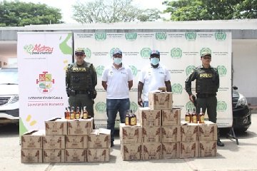 23 cajas de ron adulterado fueron decomisadas por la Gobernacion del Cauca en Santander