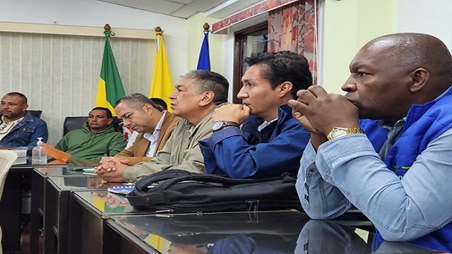 A través del diálogo y la concertación continúa en actividades la pavimentación de la vía Cairo - Cajibío 29 A traves del dialogo y la concertacion continua en actividades la pavimentacion de la via Cairo -Cajibio