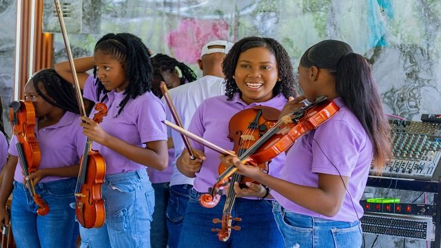 Adultos Mayores de Aires de Garrapatero Disfrutaron de un Encuentro de Cuidado y Alegría