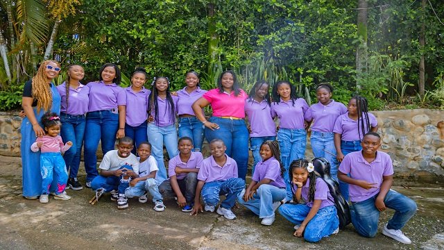 Adultos Mayores de Aires de Garrapatero Disfrutaron de un Encuentro de Cuidado y Alegría