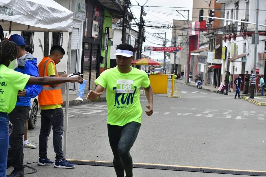 Algunos de los rostros en la carrera de las luces en Santander de Quilichao3