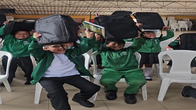 Cafeciendo Sueños entrega mas de 1000 kits escolares en la zona centro del Cauca