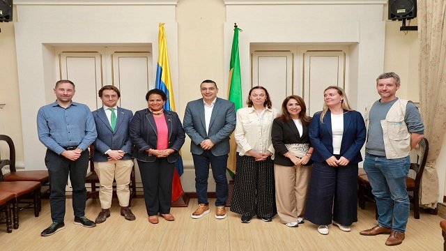 Cauca fortalece diálogo con delegación internacional para la protección de la niñez