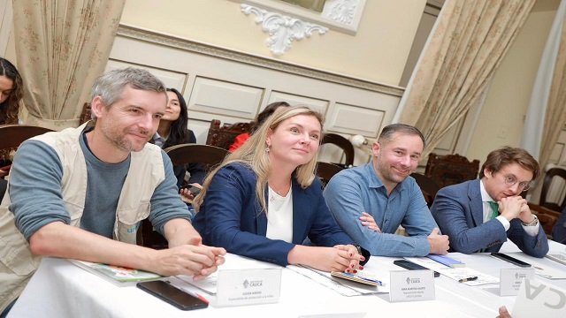 Cauca fortalece diálogo con delegación internacional para la protección de la niñez