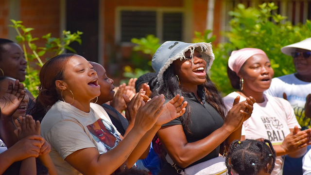Celebramos el Día de la Niñez y la Madre con deporte y sonrisas en San Antonio 37 Celebramos el Día de la Niñez y la Madre con deporte y sonrisas en San Antonio