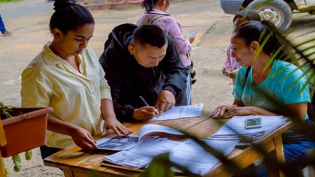 Compromiso con la gente - Alcaldía de Quilichao entrega ayudas a 35 familias afectadas por fenómenos naturales