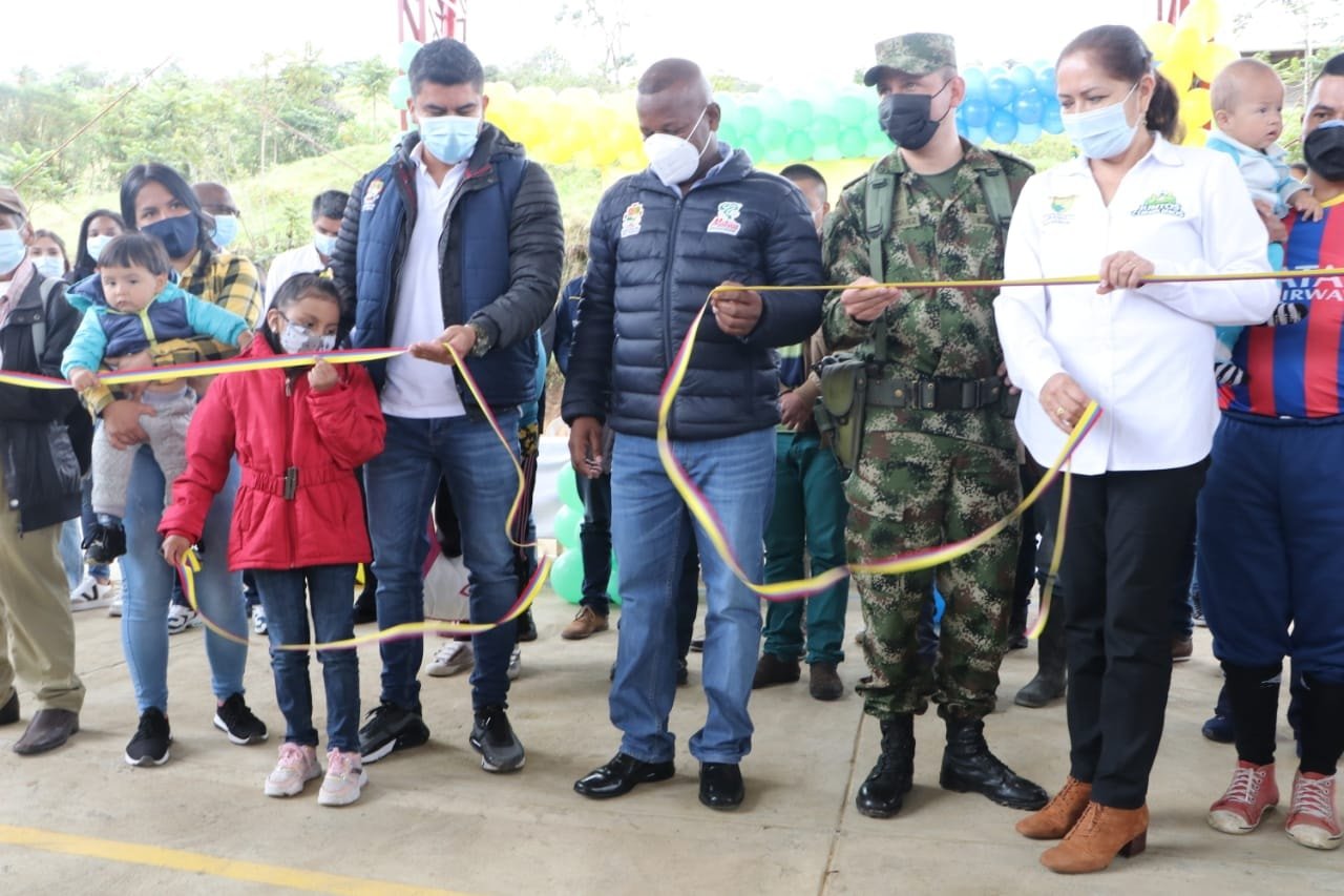 Con orgullo inauguramos el Polideportivo de la vereda La Dorada en Sotará9