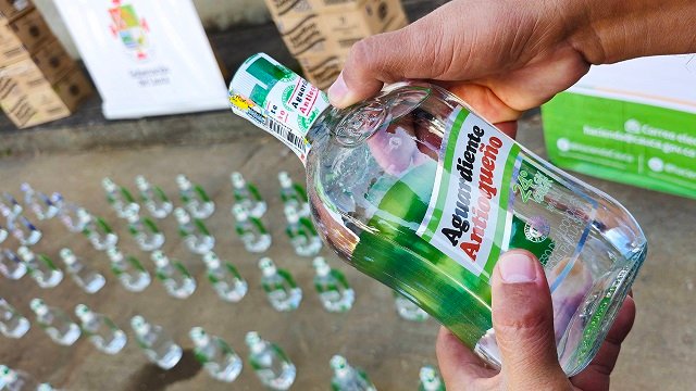 Golpe al contrabando: incautan más de 600 botellas de licor y cierran establecimiento en Popayán