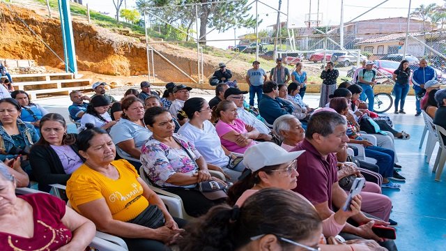 Diálogo, compromiso y soluciones- La Alcaldía pone en marcha el Punto de Abastecimiento Solidario (PAS) en Mondomo