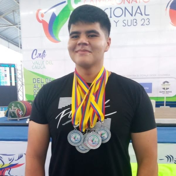 Diego Bolaños y Camilo Valencia alcanzaron 5 medallas en el Campeonato Nacional de Halterofilia Sub20 y Sub23