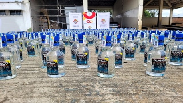 Duro Golpe al Contrabando Incautan Cargamento de Aguardiente Ilegal y Adulterado en la Vía Panamericana