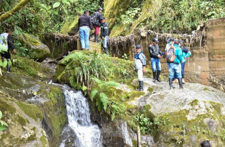 EMCASERVICIOS S.A. E.S.P. reinició la construcción de la obra del acueducto interveredal en el municipio de Toribío