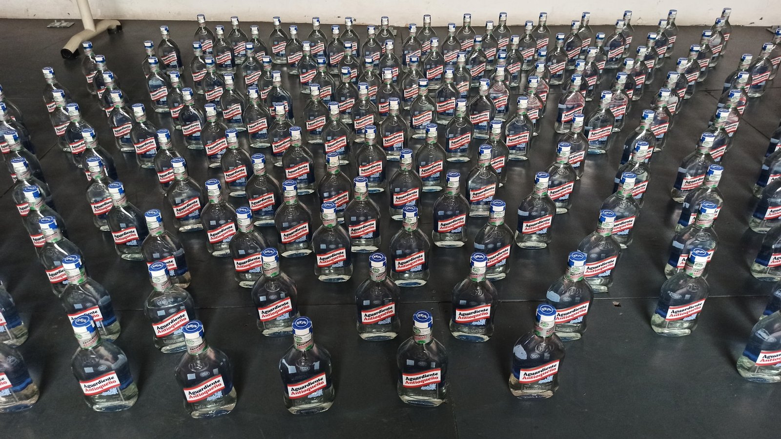 El Gobierno Departamental decomiso aguardiente de contrabando