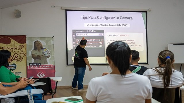 Éxito en el Foro de Fotografía de Aves del 5to Festival de Aves Tierra de Oro en Quilichao