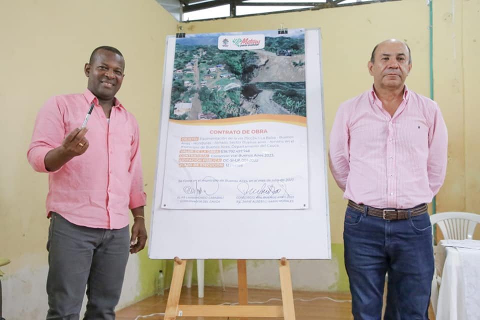 Firmamos hoy el contrato de obra de la vía Buenos Aires - Honduras - Asnazú1