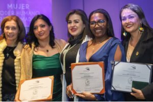 Gestora Social del Cauca recibe Boton de Oro de ASODAMAS