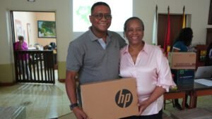 Gobernacion del Cauca entrega herramientas tecnologicas en Santander de Quilichao