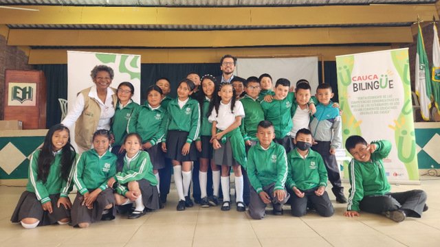 Gobernacion del Cauca entrego material de apoyo para el aprendizaje de ingles
