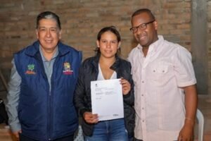Gobernacion del Cauca firma convenios solidarios para el mejoramiento de las vias rurales en Popayan