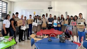 Gobernación del Cauca fortalece la educación con la entrega de kits tecnológicos en Timbío
