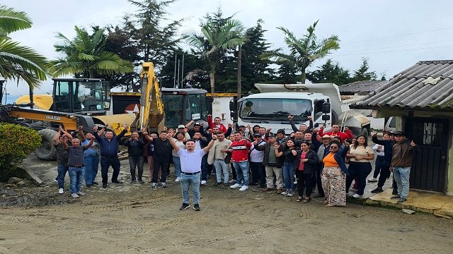 Gobernación del Cauca fortalece la malla vial de Almaguer con entrega de maquinaria amarilla