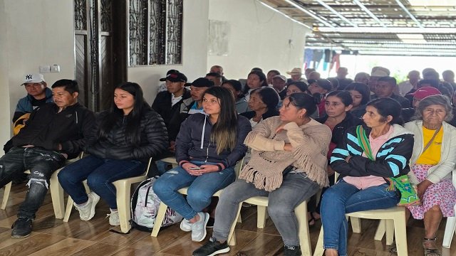 Gobernación del Cauca fortalece la malla vial de Almaguer con entrega de maquinaria amarilla