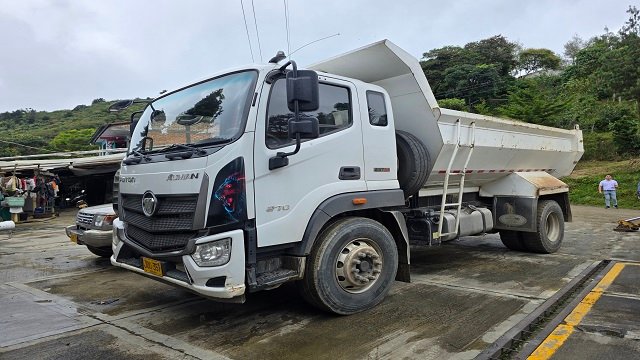 Gobernación del Cauca fortalece la malla vial de Almaguer con entrega de maquinaria amarilla