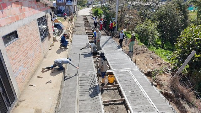 Gobernación del Cauca fortalece la movilidad rural con placa huella en la vereda El Agrado