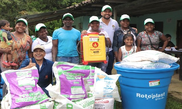 Gobernación del Cauca invierte más de 5.000 millones en el fortalecimiento del cultivo de piña