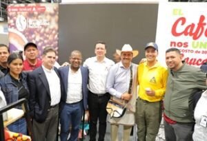 Gobernador del Cauca recibe reconocimiento de la Federacion Nacional de Cafeteros