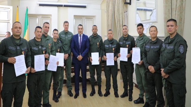 Gobierno Departamental condecora a miembros del Departamento de Policía Cauca en el marco de sus 88 años de servicio