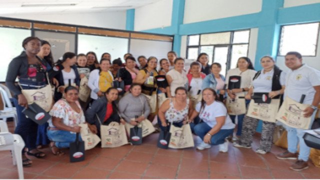 Gobierno Departamental entrega kits de seguridad alimentaria a 40 mujeres lideresas de La Sierra