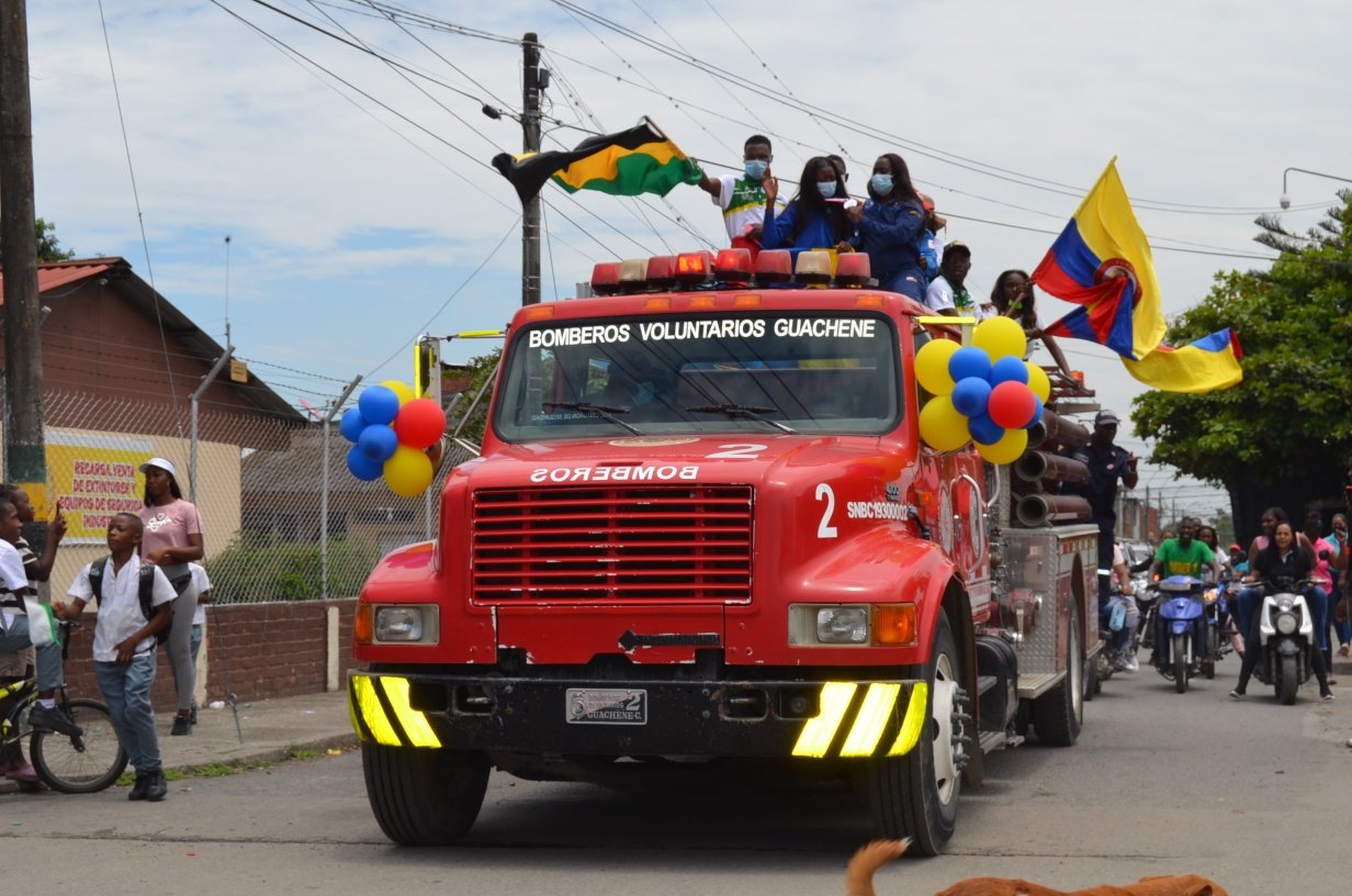 Guachené recibió con una multitudinaria caravana a la atleta Nerly Juliana Cantoñi.