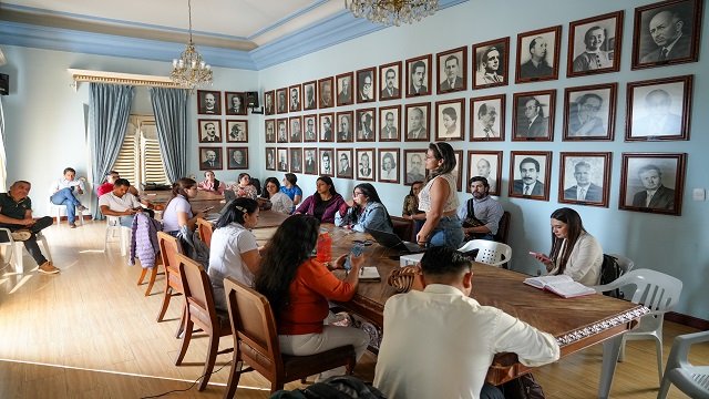 Ilumina tus festividades sin pólvora, por una navidad sin huellas imborrables