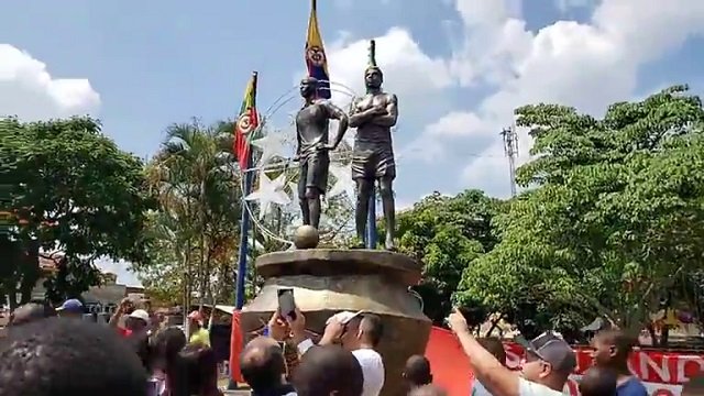 JUGADORES DEL AMERICA TIENEN MONUMENTO EN VILLA RICA