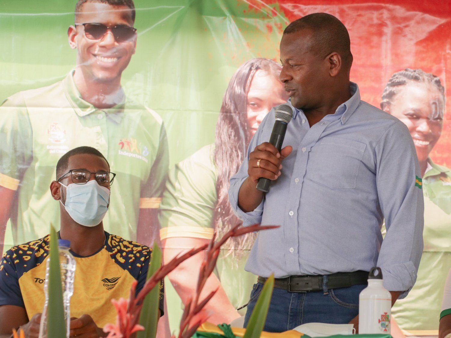 Jean Carlos Mina recibió la bandera del departamento del Cauca2