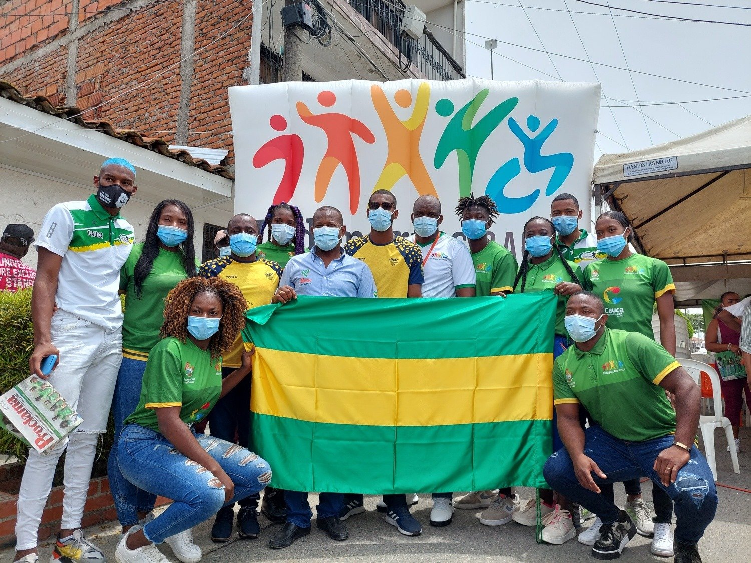 Jean Carlos Mina recibió la bandera del departamento del Cauca4