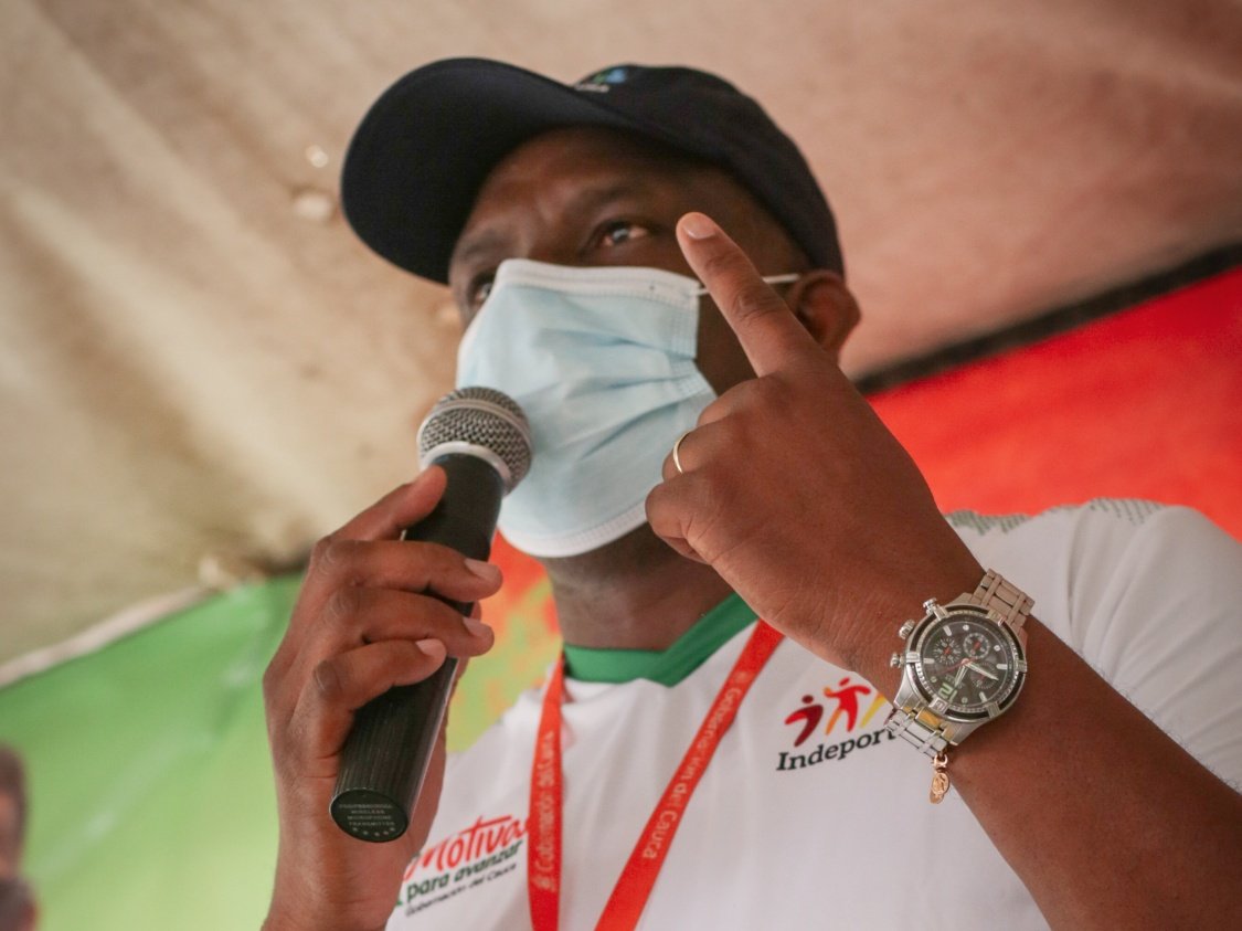 Jean Carlos Mina recibió la bandera del departamento del Cauca5