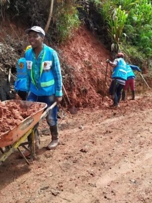 La Gobernación del Cauca trabaja continuamente para restablecer la transitabilidad en todo el territorio tras la fuerte ola invernal3
