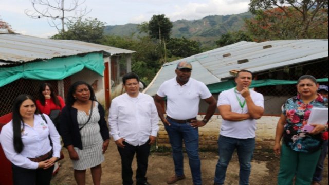 La Gobernación del Cauca trabaja en equipo por el servicio educativo en Riochiquito-