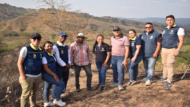 La Gobernación del Cauca y líderes sociales recorre zonas afectadas por incendio en Patía