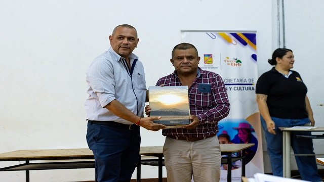 La Secretaría de Educación y Cultura de Santander de Quilichao entregó el libro Santander de Quilichao su historia, su cultura y sus recursos ambientales