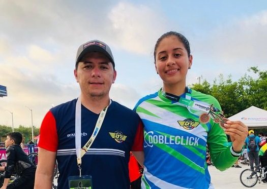 Laura Tatiana Ordóñez logró medalla de bronce en la categoría élite en la Copa Nacional de Bmx