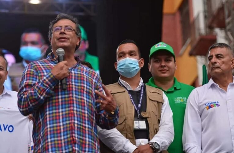 Multitudinaria asistencia dijo, Petro Presidente