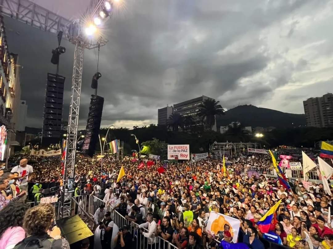 MULTITUDINARIA ASISTENCIA DIJO, PETRO PRESIDENTE2