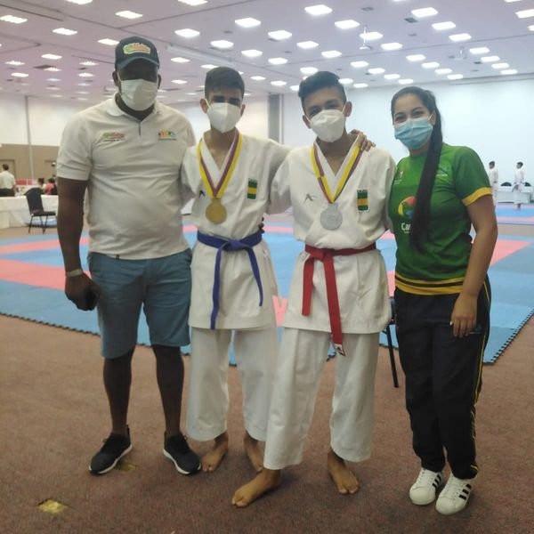 Más de 14 medallas conquistó la delegación caucana en el Campeonato Nacional Federado de Kárate