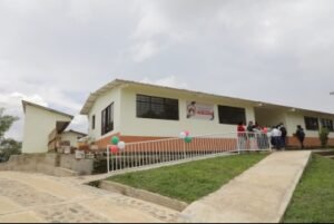 Mas de 6000 millones invertidos en infraestructura educativa