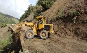 Mas de 80 equipos de maquinaria amarilla atienden ola invernal y vias en el Cauca