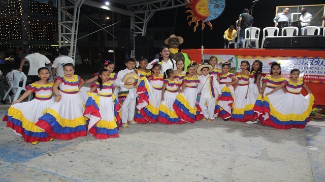 Mercaderes celebra la clausura de su Escuela de Paz Cultural