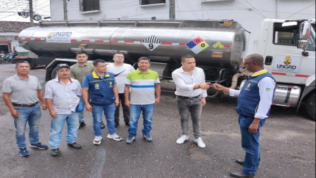 Mercaderes cuenta con nuevo vehículo cisterna para suministro de agua 29 Mercaderes cuenta con nuevo vehículo cisterna para suministro de agua